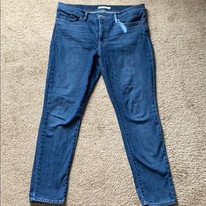 Levi skinny jeans
